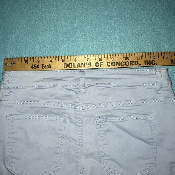 H&M Denim cuffed shorts stretchy 5 pockets button zipper fly NEW size 4 - Picture 5 of 6